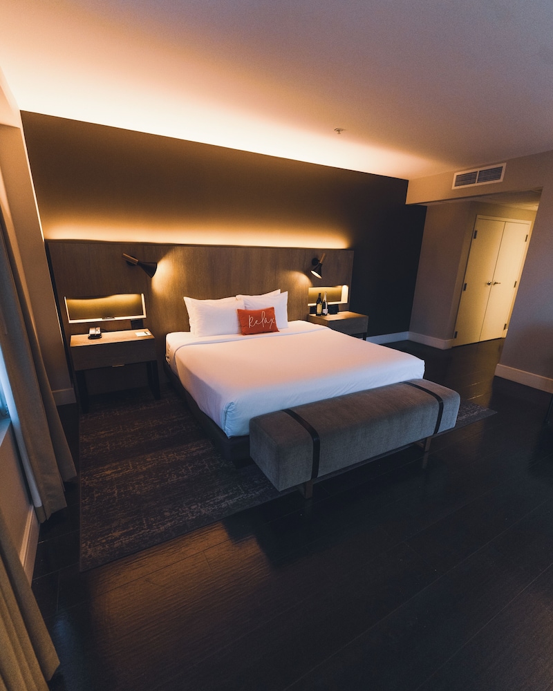 The Delaney Hotel - photo 13