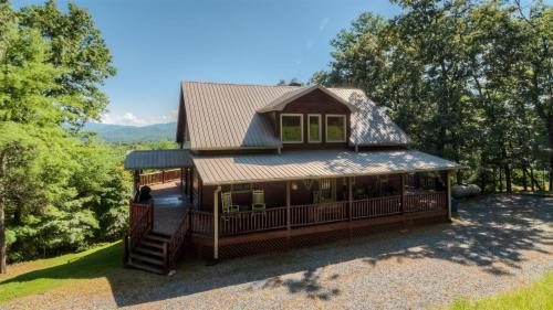 Pinecrest Lodge Views in Aska Adventure Area — 4-Star Luxury Hotel in Blue Ridge, United States