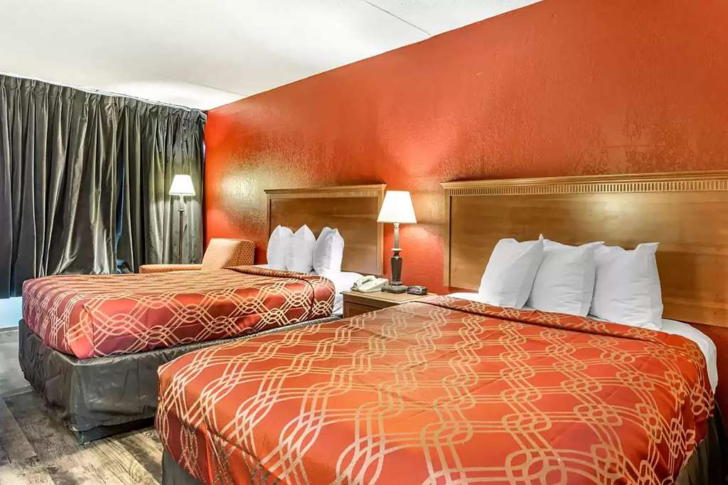 Super 8 by Wyndham Perrysburg Toledo - photo 7