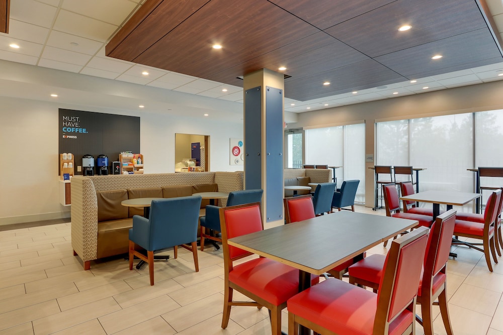 Holiday Inn Express & Suites Saugerties Hudson Valley by IHG - photo 54