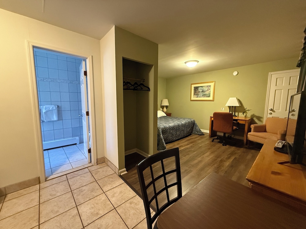 Heidi's Inn - photo 38