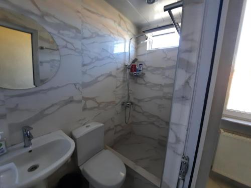 Makos Guest House