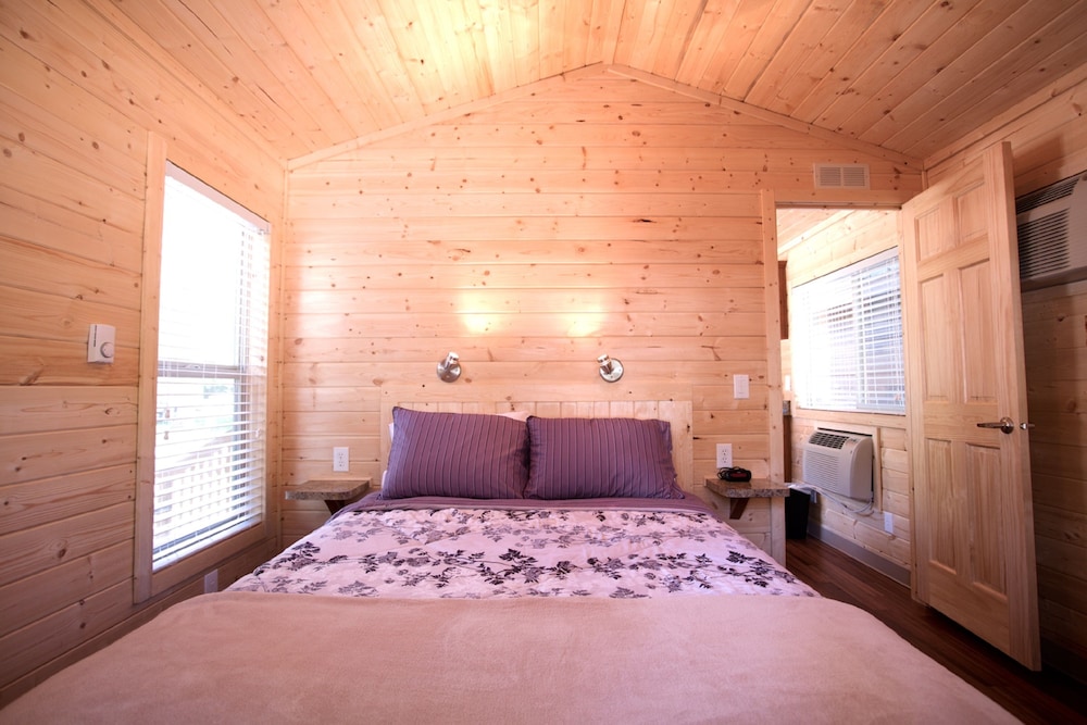 Morgan Hill RV Resort Campsite - photo 3