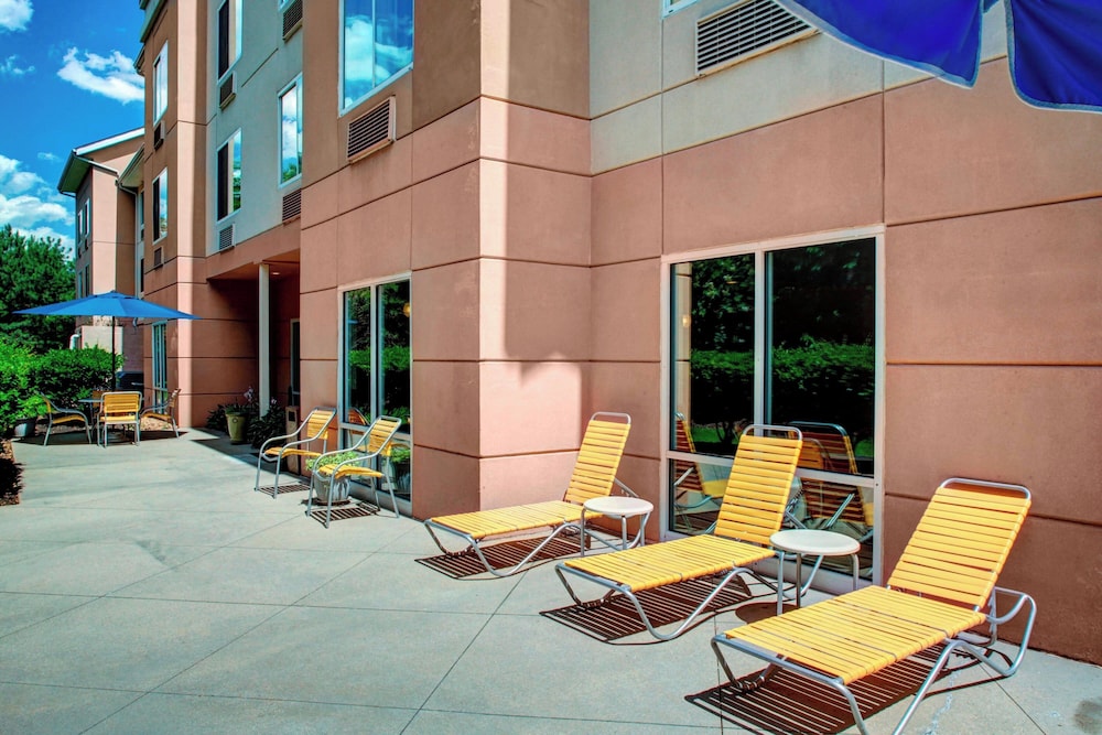 Fairfield by Marriott Inn & Suites Emporia I 95 - photo 25