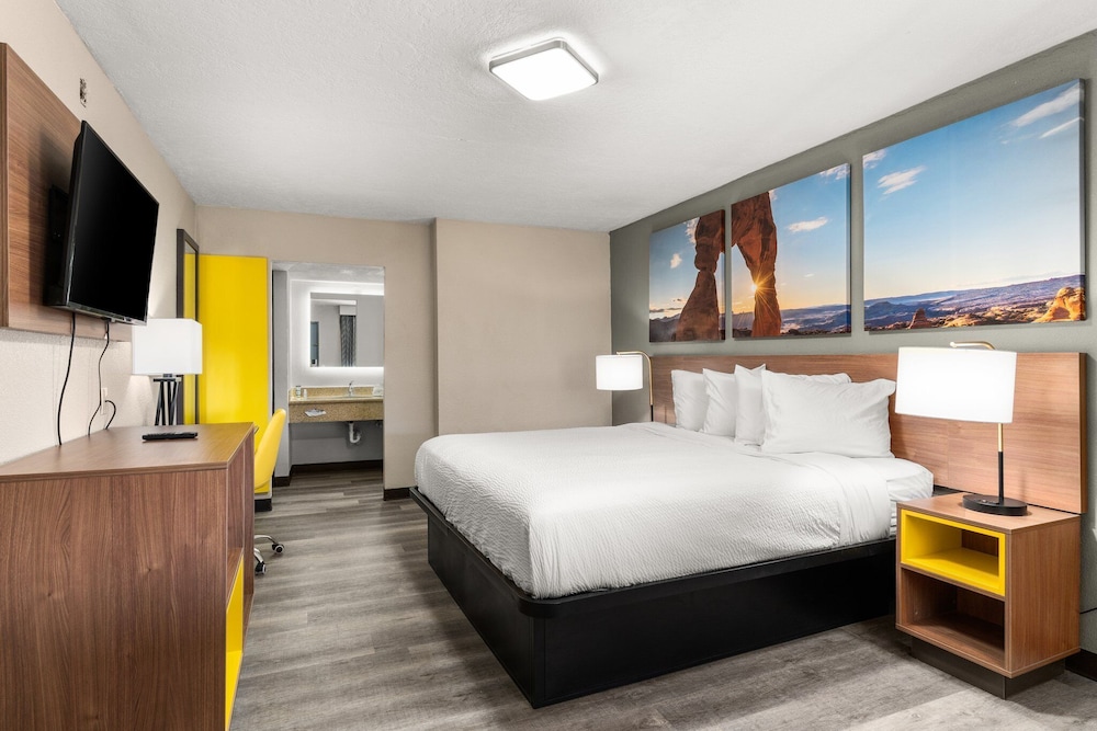 Extend A Suites Midtown Albuquerque - photo 10