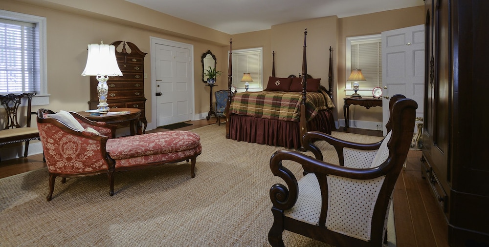 Choctaw Hall Bed and Breakfast - photo 3