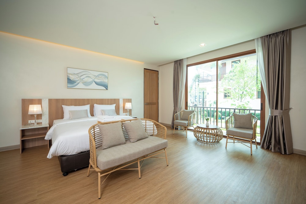 Natural Beach Resort — Tha Sala — photo 2
