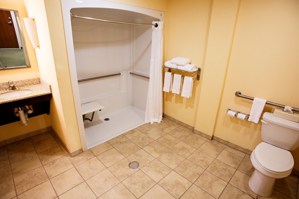 Holiday Inn Express Hotel & Suites Harrisburg West by IHG - photo 10
