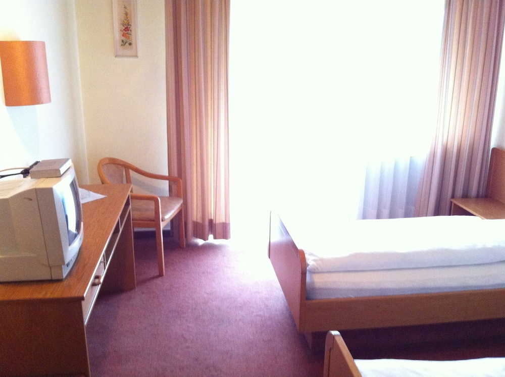 Hotel Bacchusstube garni — Goldbach — photo 2