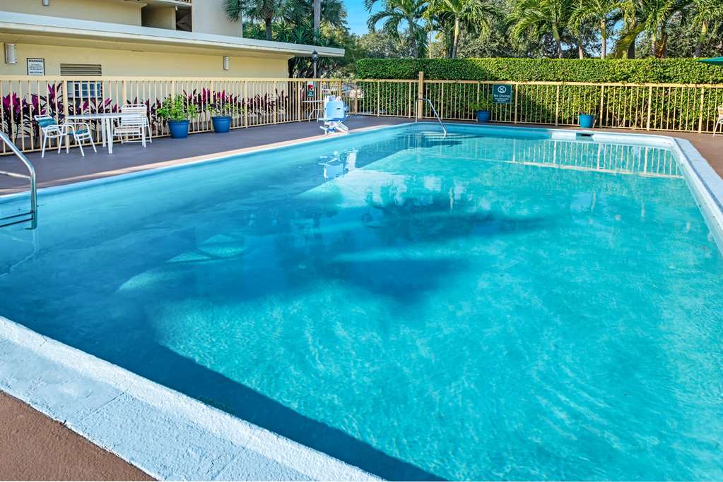 La Quinta Inn by Wyndham West Palm Beach Florida Turnpike - photo 17