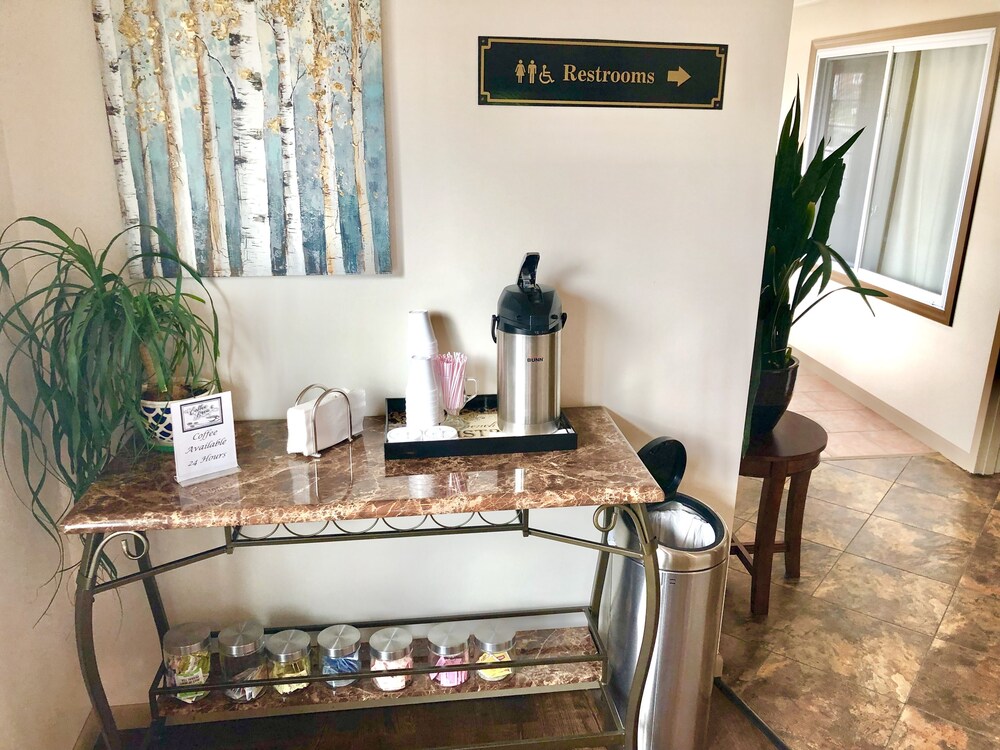 Bicentennial Inn - photo 15