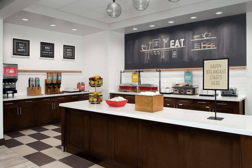 Hampton Inn & Suites Orangeburg - photo 33