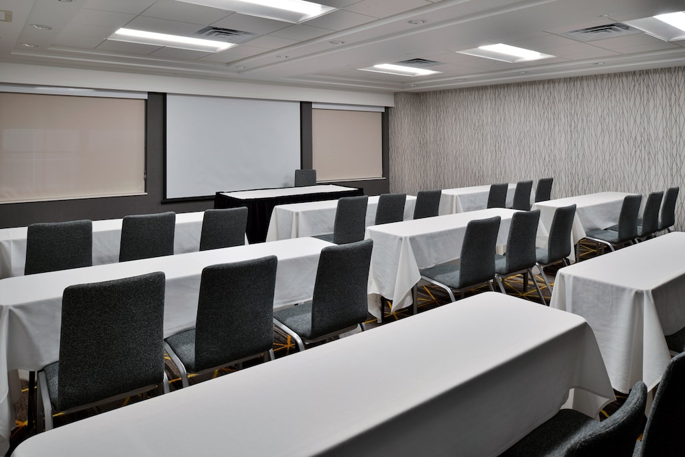Holiday Inn Hotel & Suites Overland Park Convention Center - photo 61