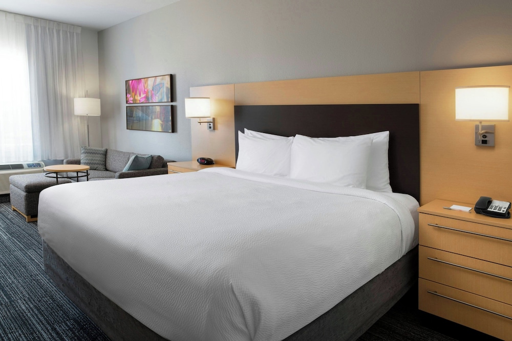 TownePlace Suites by Marriott Laredo - photo 12