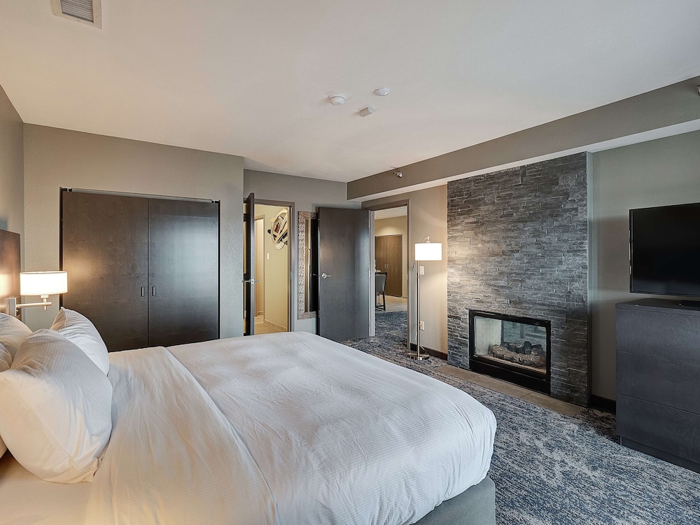 DoubleTree by Hilton Hotel Bloomington - photo 25