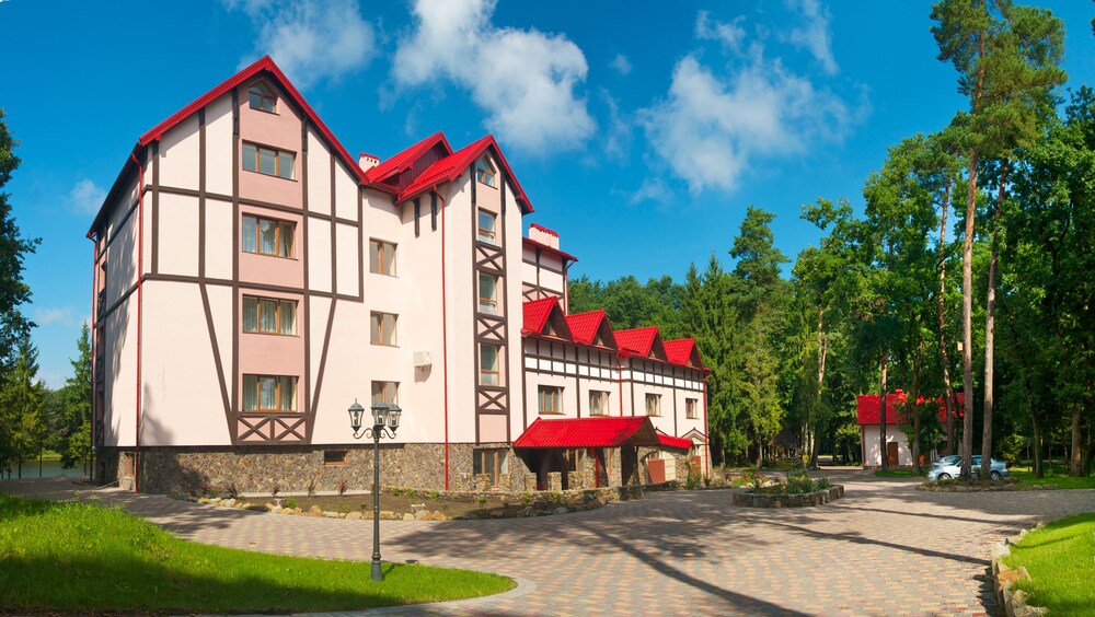 Sherwood Hotel — hotel in Mostys'ka