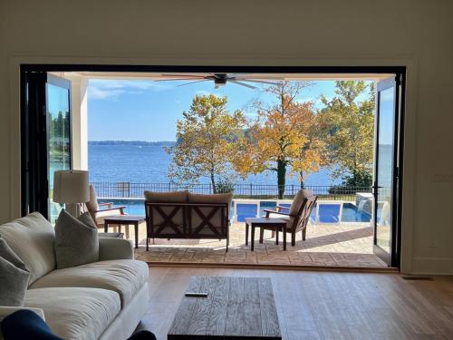 Luna’s Lake Life in Terrell, United States