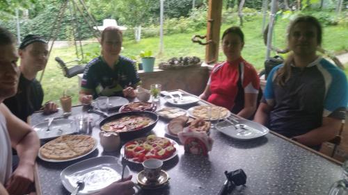 Guest House Ucha