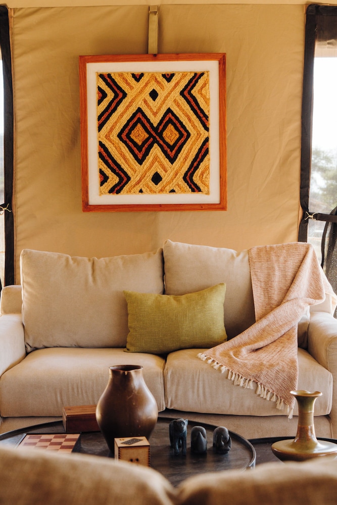Awali Serengeti Camp — 4-Star Luxury Hotel in Bariadi, Tanzania