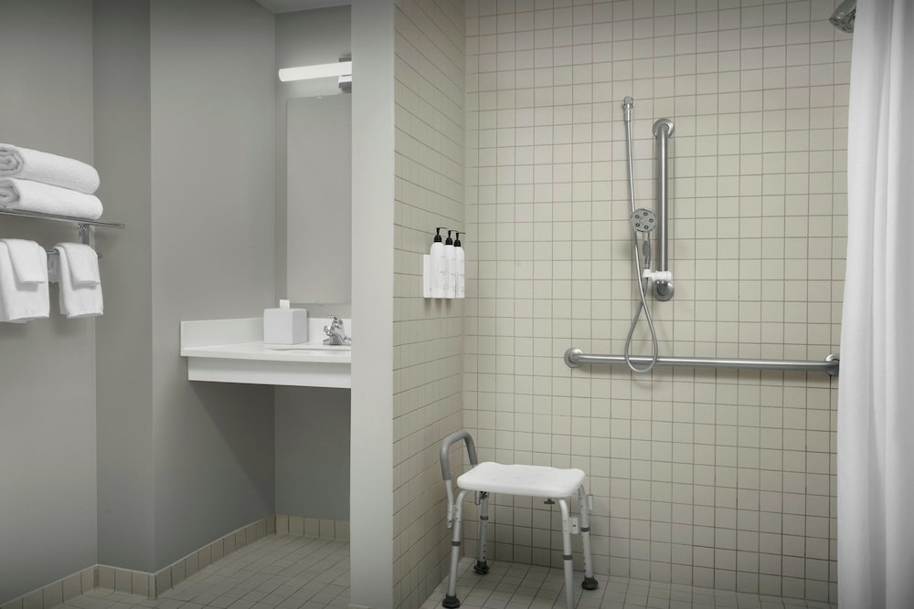 TownePlace Suites by Marriott Pensacola - photo 25