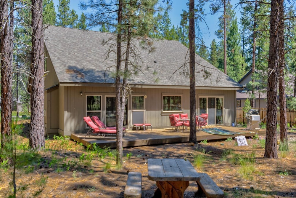 Jacinto Road 16831 in Bend, United States