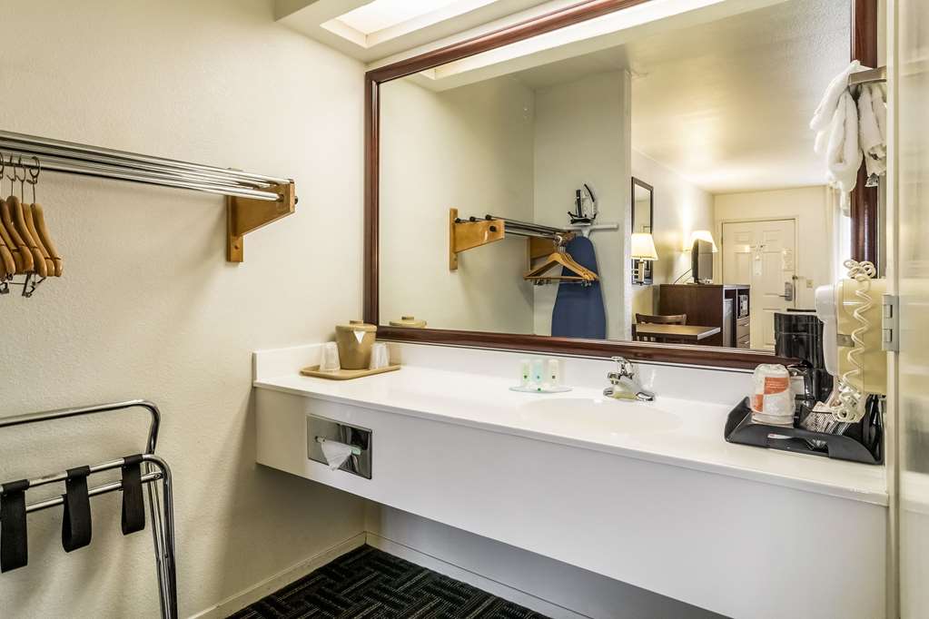 Quality Inn Fresno Near University - photo 20