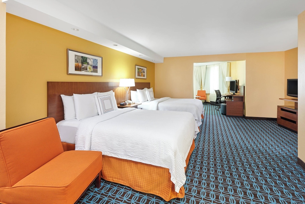 Fairfield Inn & Suites by Marriott Lombard - photo 16