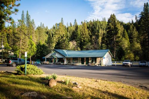Yosemite Lakes River Yurt 22 - photo 13