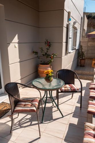Niki’s House — Gournes — photo 3