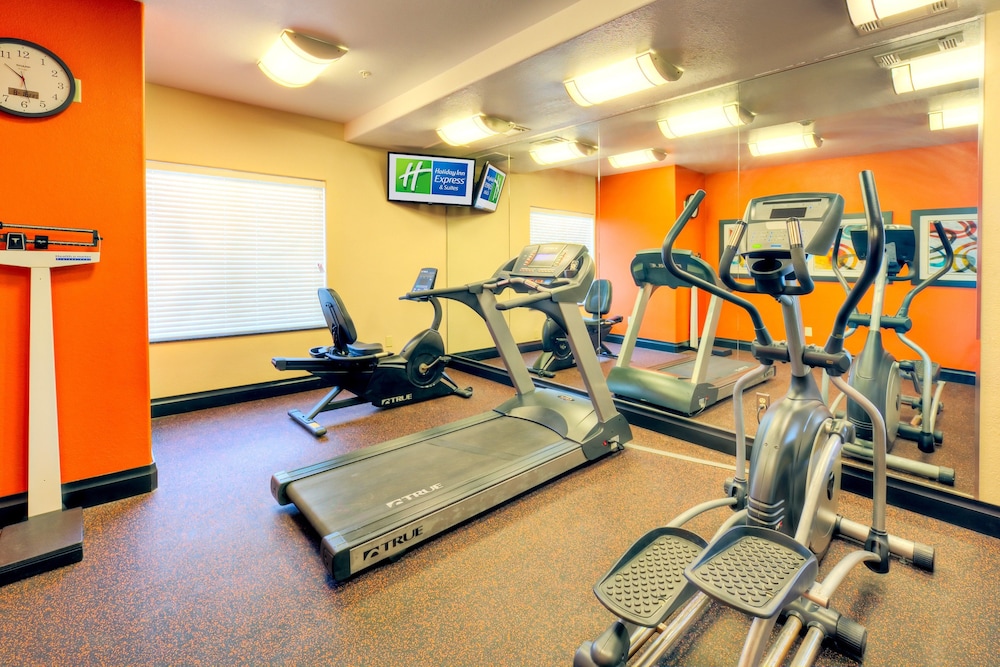 Holiday Inn Express & Suites Granbury by IHG - photo 15