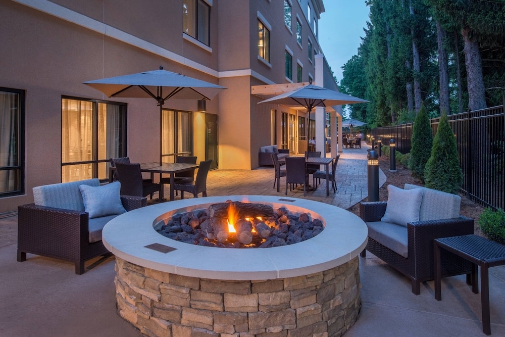 Courtyard by Marriott Hershey Chocolate Avenue - photo 26
