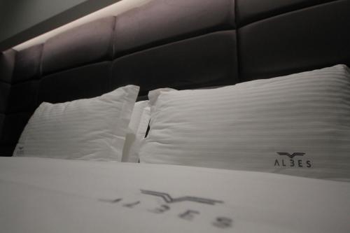 Albes Hotel — Fier — photo 3