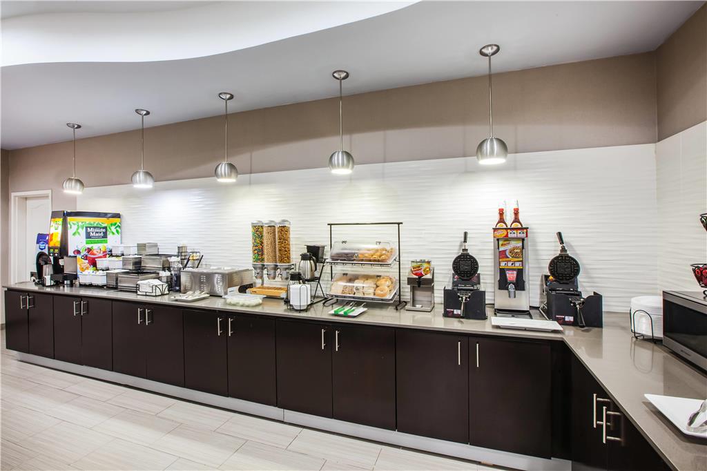 La Quinta Inn & Suites by Wyndham Baton Rouge Denham Springs - photo 33