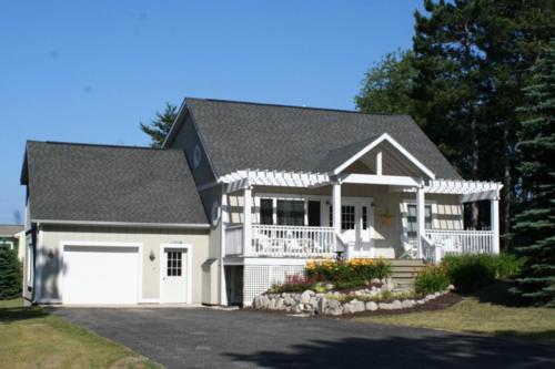 Stay N Play Getaway — hotel in Thompsonville