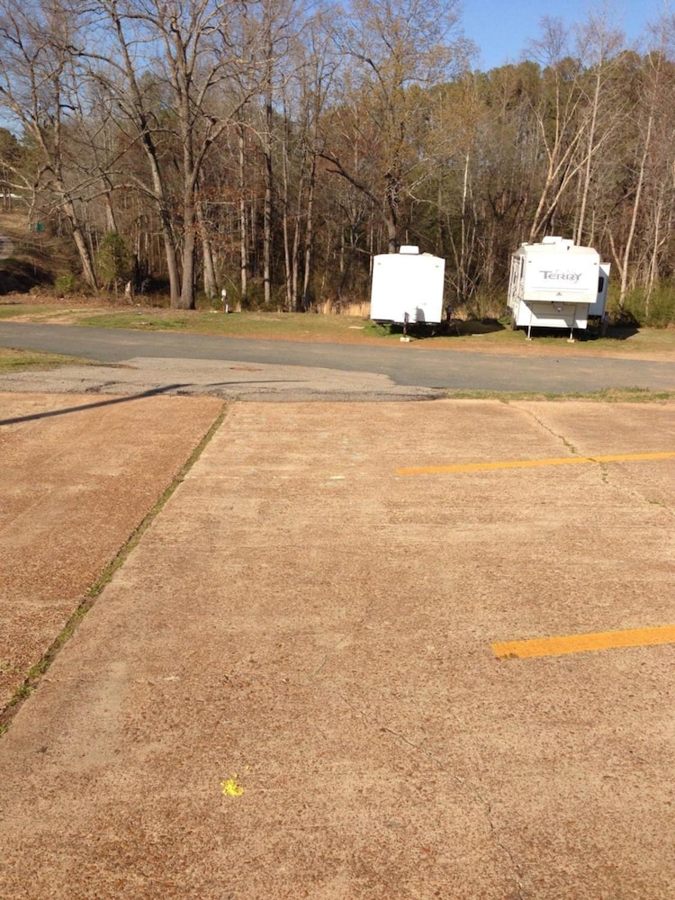 Sportsman Inn and Suites - photo 16