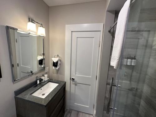Entire Modern 7 Unit 7 Bath Boutique Inn - photo 15