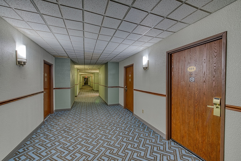 American Inn and Suites Dundee - photo 33