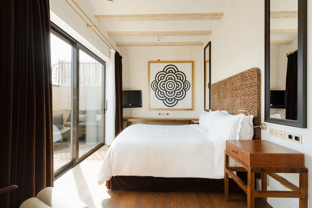 Hotel DO Placa Reial in Barcelona, Spain