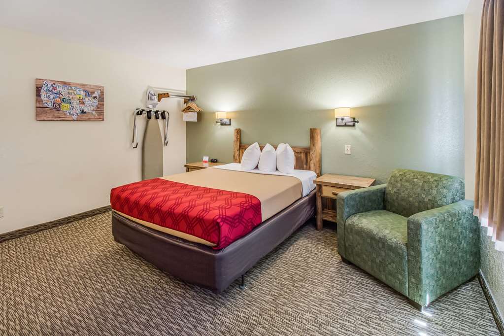 Econo Lodge Custer Crazy Horse Area - photo 13
