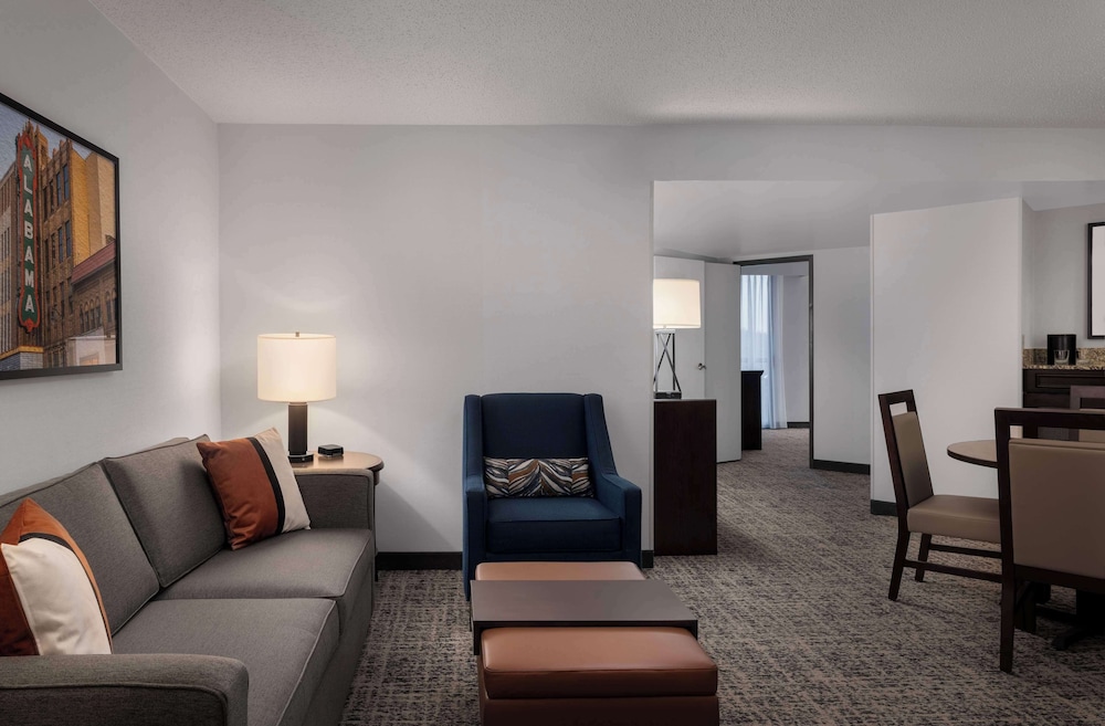 Embassy Suites Hotel Birmingham - photo 19