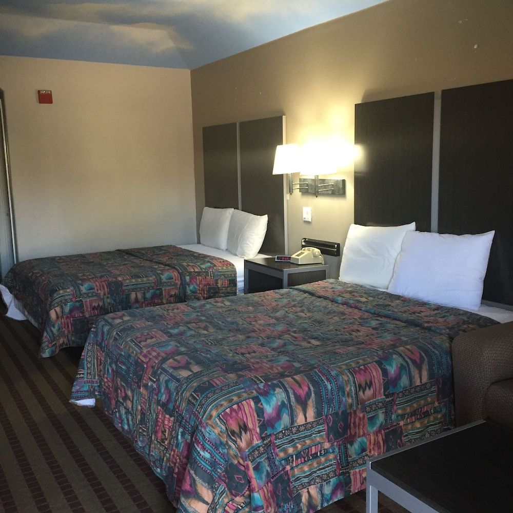 Camelot Inn & Suites Hobby Gulf Freeway - photo 15