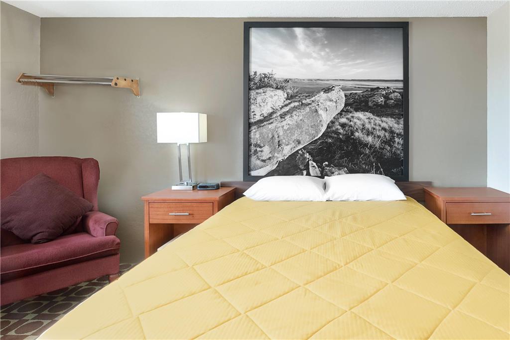 Super 8 by Wyndham Miles City - photo 18