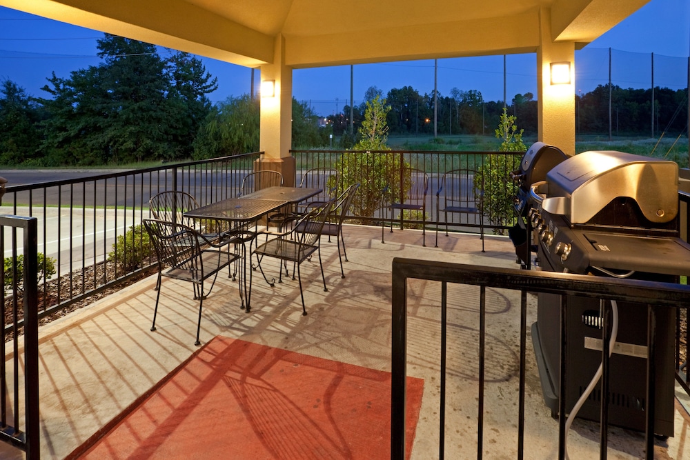 Candlewood Suites Texarkana by IHG - photo 24