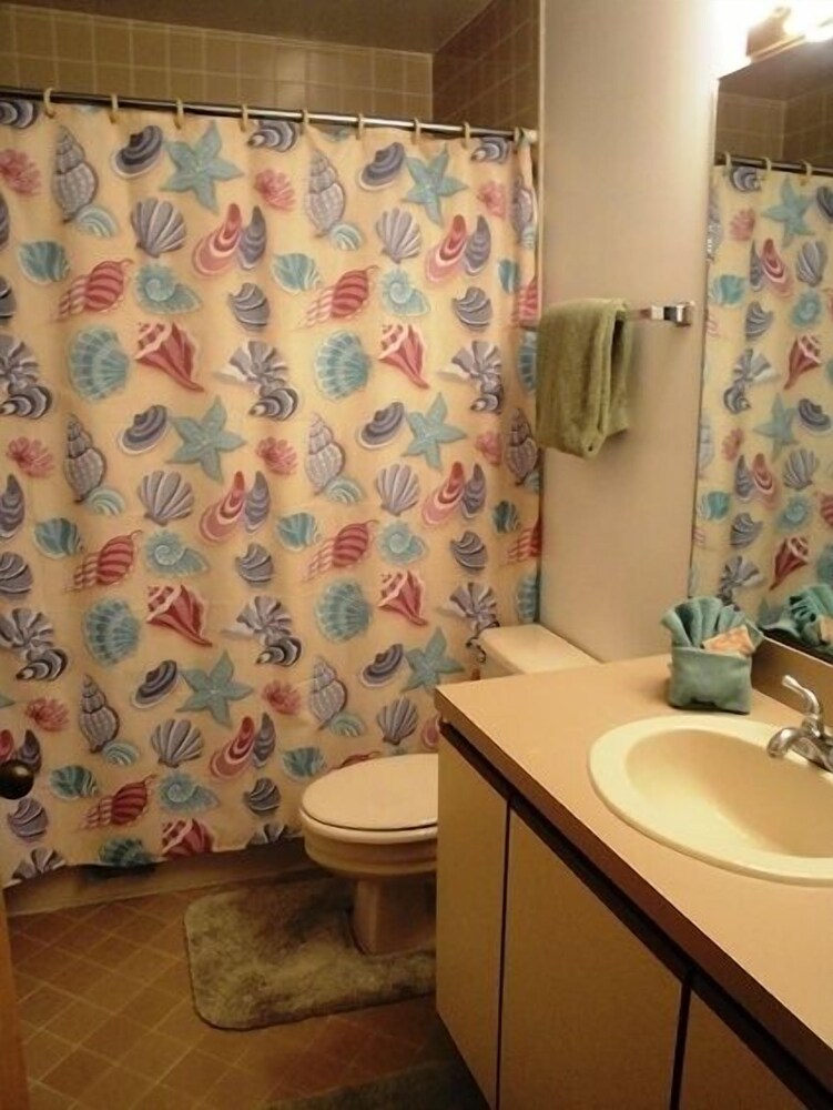 Hibiscus Oceanfront Resort - photo 19
