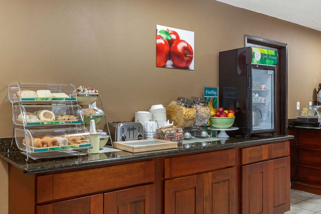 Quality Inn Ontario - photo 36