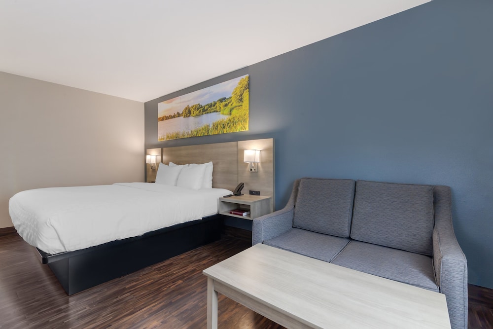 Red Roof Inn & Suites Tomah - photo 20