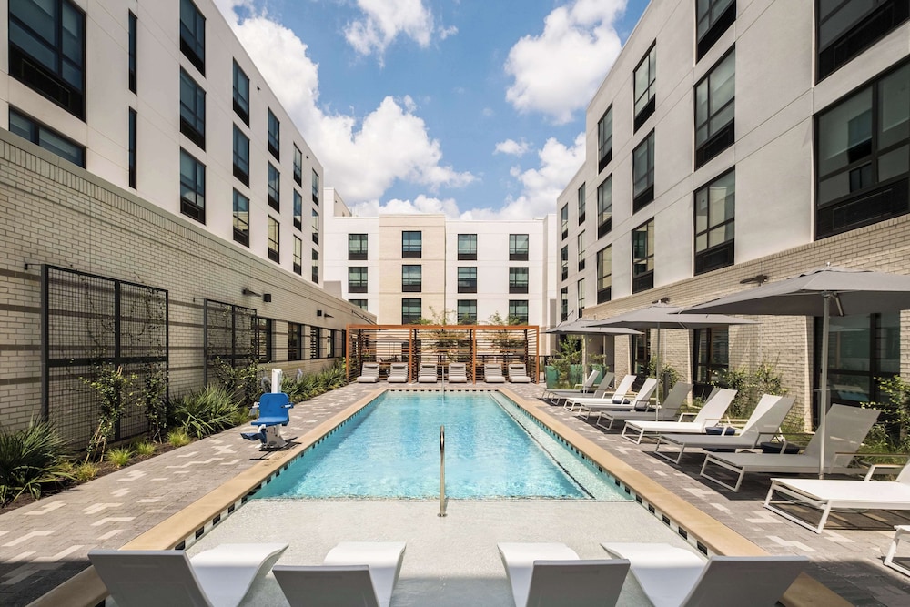 Hampton Inn by Hilton Austin East Side 5th Street - photo 23