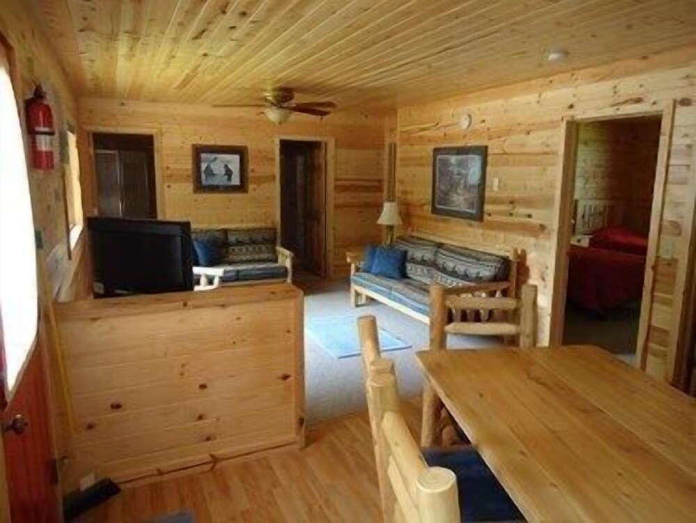 Red Door Resort & Motel - photo 10