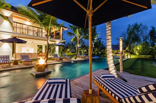 Heritage Villa Ultimate 6 bed 20 meter pool 700 metre from beach — 4-Star Luxury Hotel in Canggu, Indonesia
