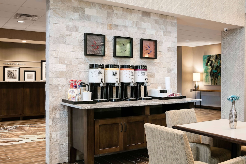 Hampton Inn & Suites Hudson - photo 2
